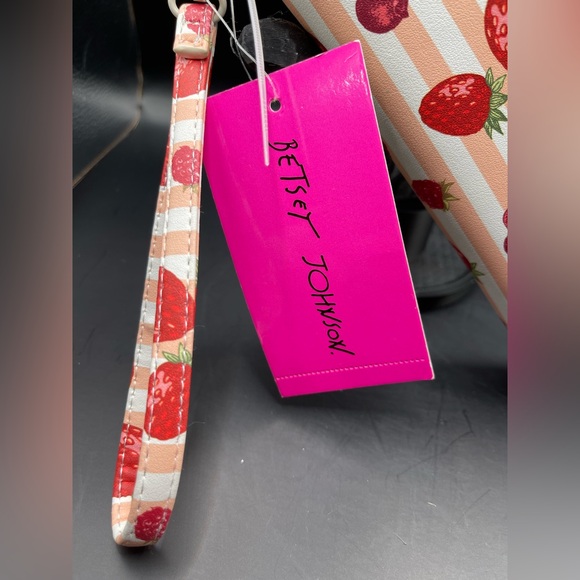 Betsey Johnson NWT Pink Strawberry Wristlet NO CALL OUTS - Picture 2 of 7